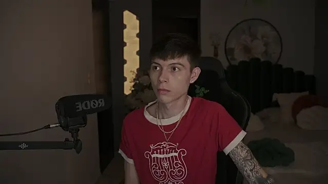 Snapshot of IsmaelRichardson chatting on 03-19-25, 02:48 IsmaelRichardson online show from 03-19-25, 02:48