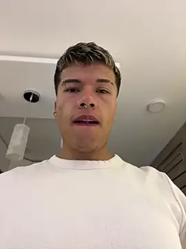 Logan smith1 online show from 03-18-25, 11:31