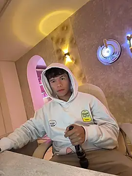 Logan smith1 online show from 11-13-25, 04:49