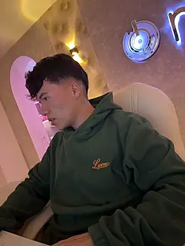 Logan smith1 online show from 12-19-25, 05:00