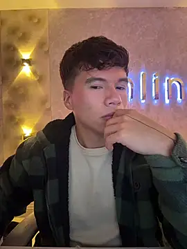 Logan smith1 online show from 02-03-26, 05:49