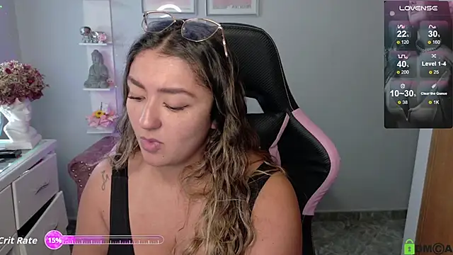 Melannyy  online show from 06-17-26, 01:05