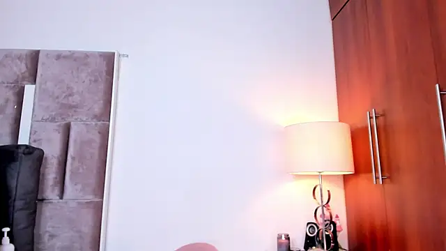 Snapshot of Nia_Bunny chatting on 05-15-26, 01:42 Nia Bunny online show from 05-15-26, 01:42