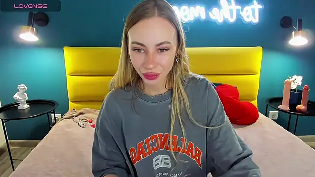 Diana Garrett online show from 03-26-26, 01:37