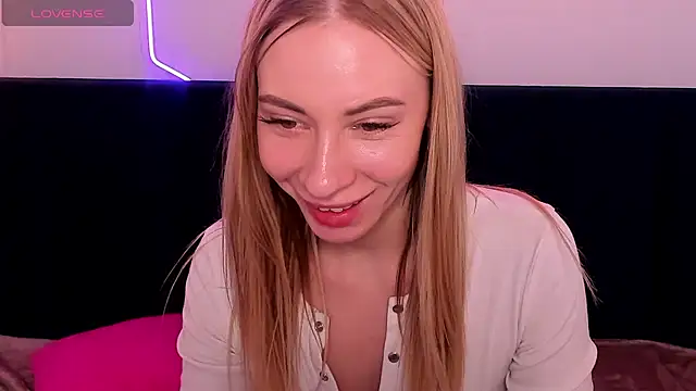 Snapshot of Diana_Garrett chatting on 02-12-25, 12:33 Diana Garrett online show from 02-12-25, 12:33