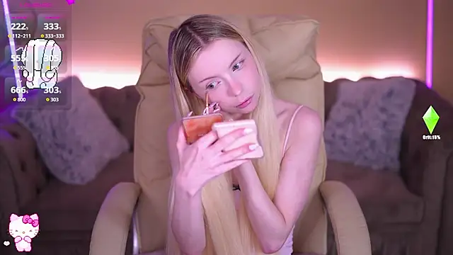 Snapshot of EviStar chatting on 04-11-26, 07:45 EviStar online show from 04-11-26, 07:45