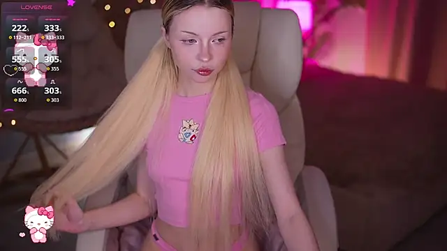 Snapshot of EviStar chatting on 03-06-26, 08:31 EviStar online show from 03-06-26, 08:31