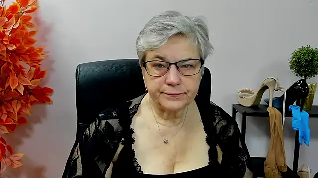 IrisDream online show from 11-17-25, 07:23