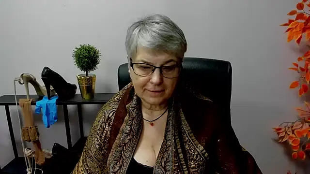 Snapshot of IrisDream chatting on 02-26-25, 01:54 IrisDream online show from 02-26-25, 01:54