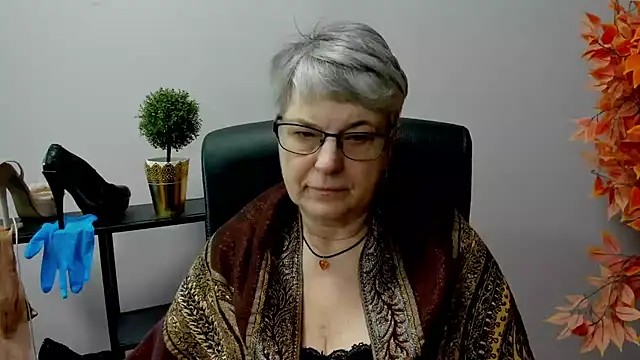 Snapshot of IrisDream chatting on 02-20-25, 11:09 IrisDream online show from 02-20-25, 11:09