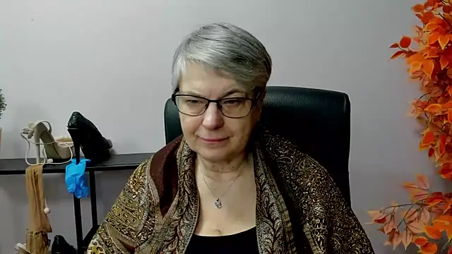 Snapshot of IrisDream chatting on 03-20-25, 07:14 IrisDream online show from 03-20-25, 07:14