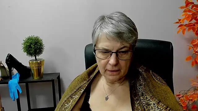 Snapshot of IrisDream chatting on 03-12-25, 01:19 IrisDream online show from 03-12-25, 01:19