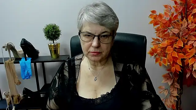 Snapshot of IrisDream chatting on 03-03-25, 10:49 IrisDream online show from 03-03-25, 10:49