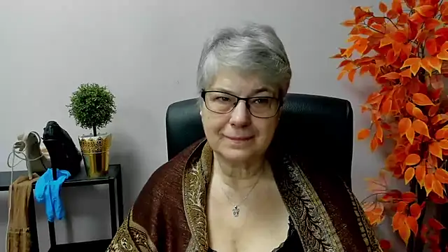 Snapshot of IrisDream chatting on 03-13-25, 07:20 IrisDream online show from 03-13-25, 07:20