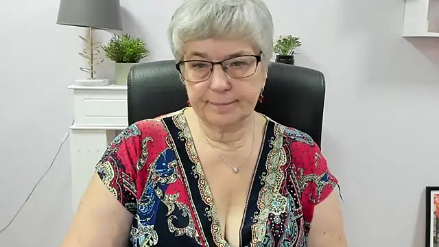 Snapshot of IrisDream chatting on 07-07-26, 08:07 IrisDream online show from 07-07-26, 08:07