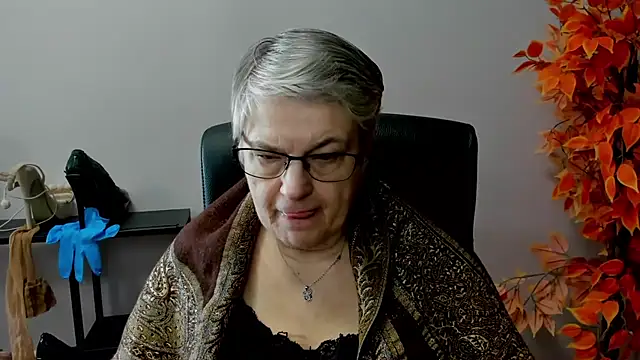 Snapshot of IrisDream chatting on 03-18-25, 11:11 IrisDream online show from 03-18-25, 11:11