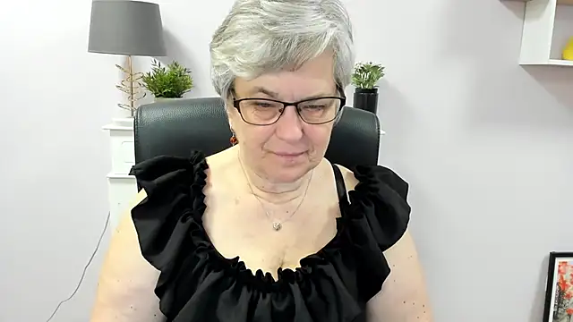 IrisDream online show from 05-08-26, 06:28