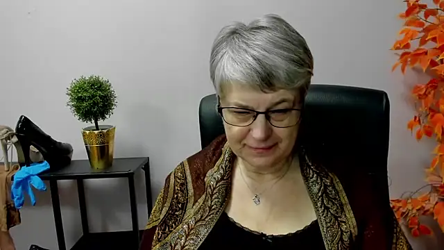 Snapshot of IrisDream chatting on 03-11-25, 07:14 IrisDream online show from 03-11-25, 07:14