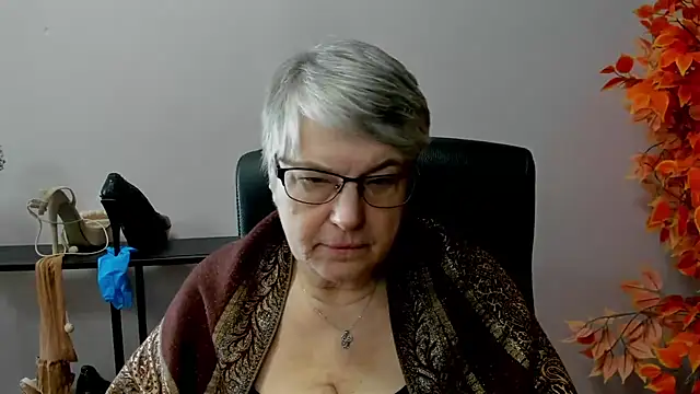 Snapshot of IrisDream chatting on 03-20-25, 11:05 IrisDream online show from 03-20-25, 11:05