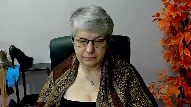 Snapshot of IrisDream chatting on 03-19-25, 07:18 IrisDream online show from 03-19-25, 07:18