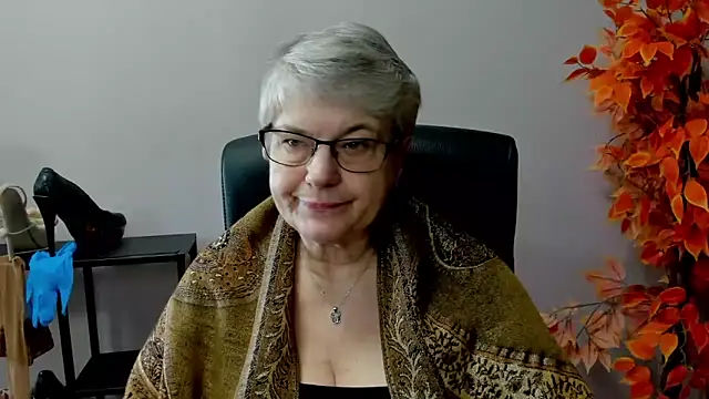 Snapshot of IrisDream chatting on 03-19-25, 10:44 IrisDream online show from 03-19-25, 10:44