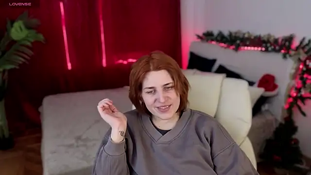 FoxyRayy online show from 11-25-25, 09:09