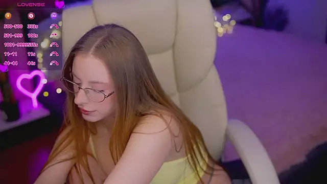 SilverrMoon online show from 11-28-25, 03:45