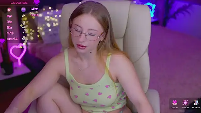 SilverrMoon online show from 10-26-25, 01:44