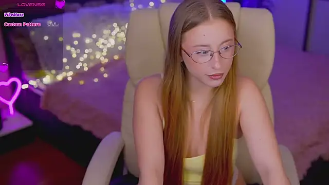 SilverrMoon online show from 11-04-25, 08:23