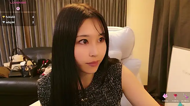 Snapshot of -satomi-jp chatting on 05-03-26, 01:36 -satomi-jp online show from 05-03-26, 01:36