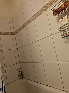 Snapshot of Josephine_LIVE chatting on 11-08-25, 05:16 Josephine LIVE online show from 11-08-25, 05:16