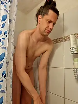 Snapshot of Josephine_LIVE chatting on 10-20-25, 04:36 Josephine LIVE online show from 10-20-25, 04:36