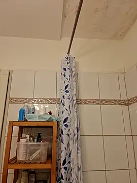 Josephine LIVE online show from 11-24-25, 05:18