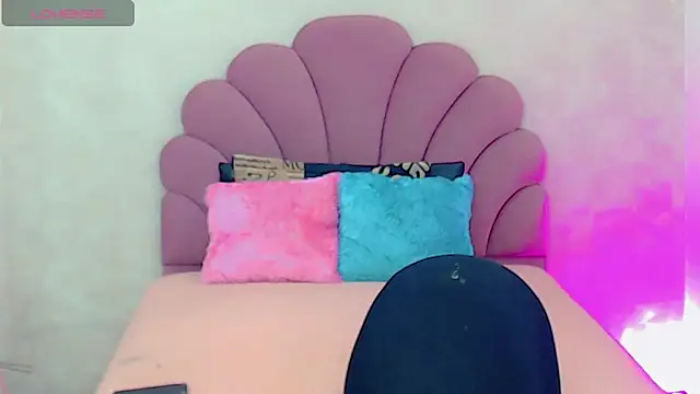 Snapshot of briana_sex32 chatting on 02-20-25, 03:45 briana sex32 online show from 02-20-25, 03:45