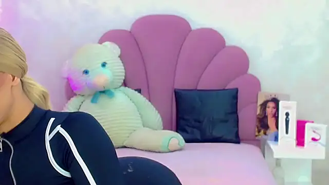 briana sex32 online show from 03-22-26, 05:10