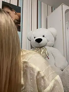 Liya my online show from 02-18-26, 03:52