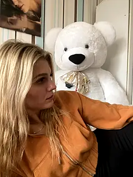 Liya my online show from 10-17-25, 11:45