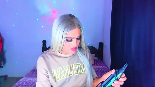 AllisonsweetZ online show from 05-26-26, 04:21