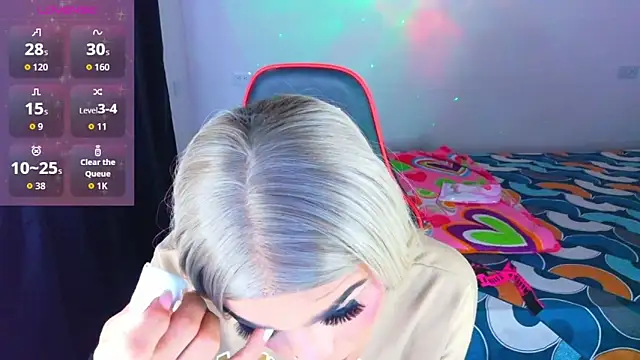 Snapshot of AllisonsweetZ chatting on 02-13-26, 04:23 AllisonsweetZ online show from 02-13-26, 04:23