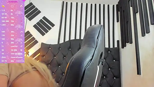 AllisonsweetZ online show from 02-05-25, 10:44