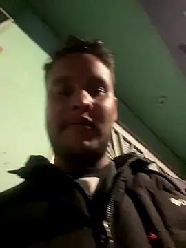 Snapshot of Cristian_099 chatting on 10-17-25, 11:28 Cristian 099 online show from 10-17-25, 11:28