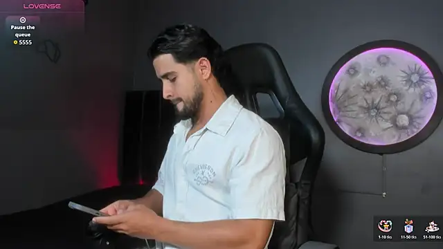 khriss brown online show from 11-19-25, 08:53