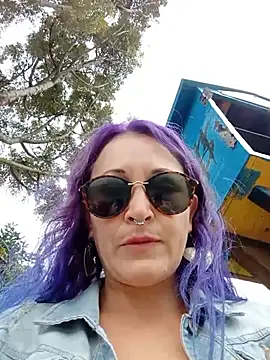 sophie banger online show from 10-19-25, 06:21