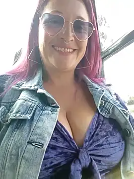 Snapshot of sophie_banger chatting on 05-25-26, 08:29 sophie banger online show from 05-25-26, 08:29
