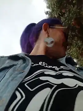 sophie banger online show from 10-18-25, 09:17