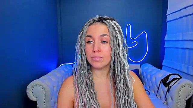 Snapshot of rock_n_roxy chatting on 02-05-26, 01:12 rock n roxy online show from 02-05-26, 01:12