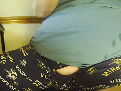 mnguy1972 online show from 05-15-26, 03:15