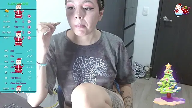 TRIXIE TANG28 online show from 12-30-24, 02:31