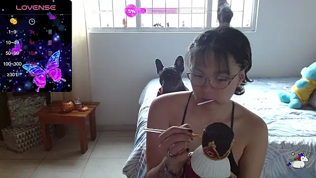 TRIXIE TANG28 online show from 12-22-25, 07:36