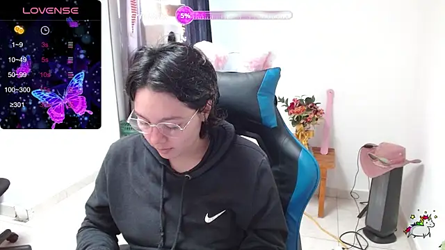 TRIXIE TANG28 online show from 02-24-26, 07:04